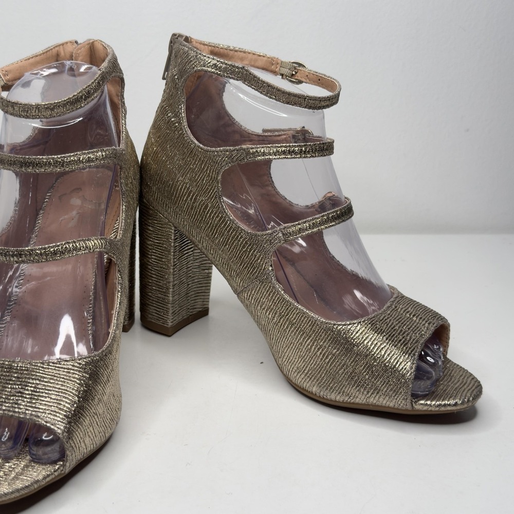 Report Deschutes Heeled Sandals Women 7W Gold Metallic Triple Strap Block Heel - Picture 6 of 10